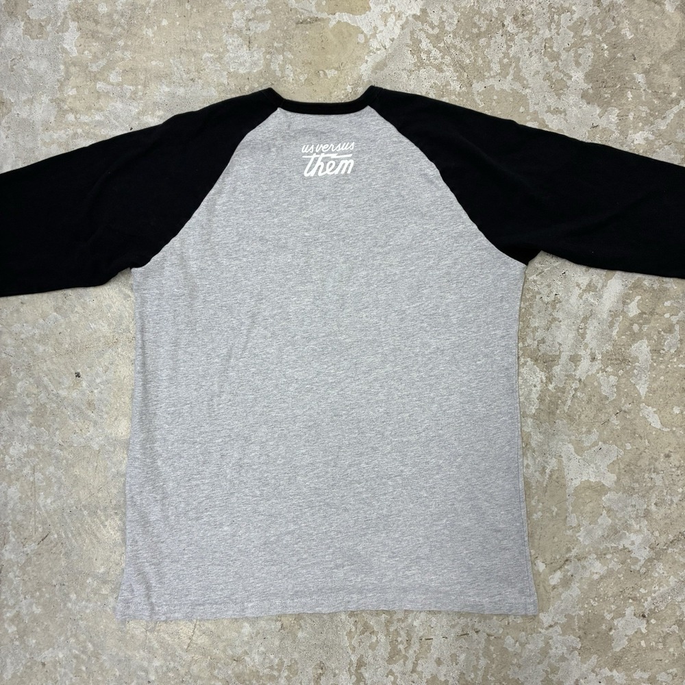 Us Versus Them Cold Cruel World Raglan Shirt Mens Large Gray Black Baseball Tee - Picture 4 of 10